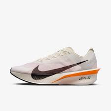 NIKE VAPORFLY 4.