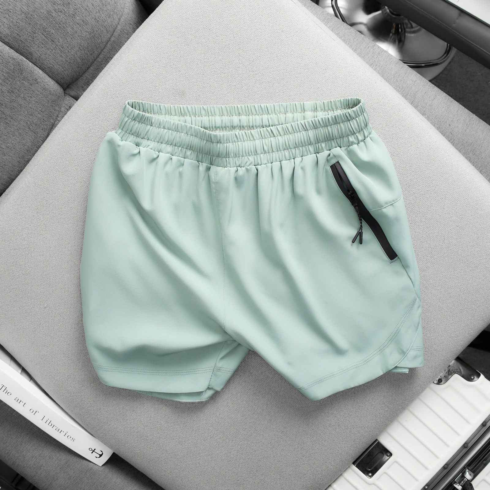 PLAIN TWO LAYERED SHORTS.