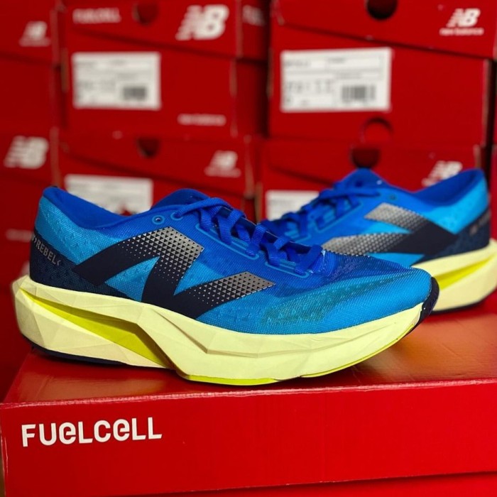 NEW BALANCE REBEL V4