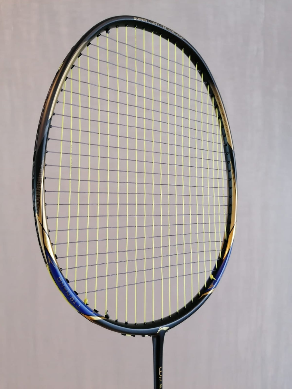 WINDSTORM 74: Li-Ning's lightestarjunar badminton racket